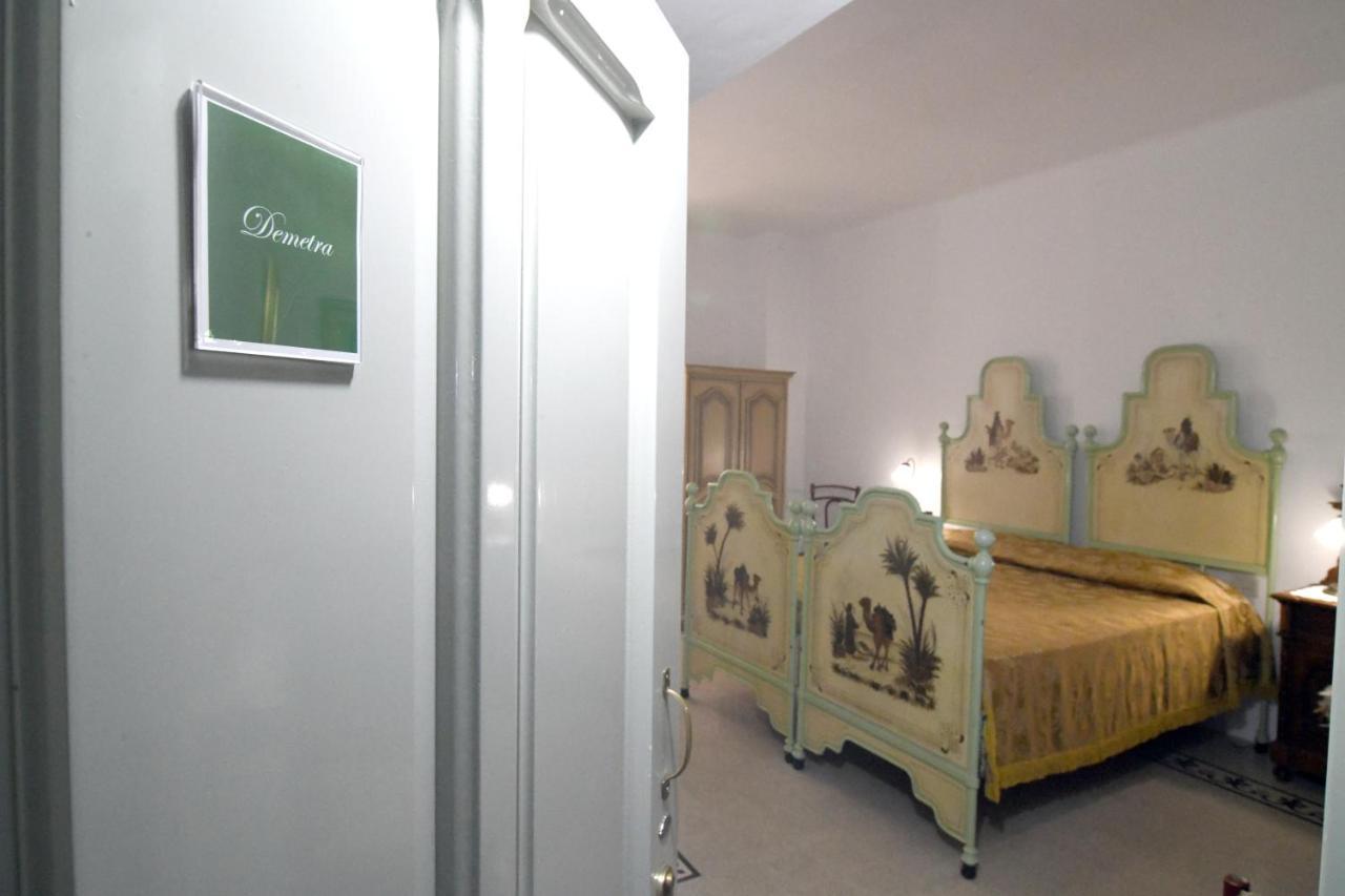 Domo Peonia Bianca Hotel Nuoro megye Kültér fotó